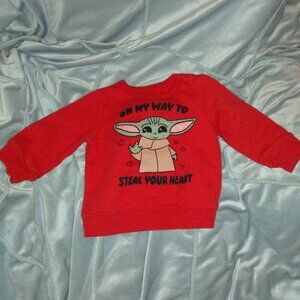 Star wars valentines day crewneck 12 month.                B15